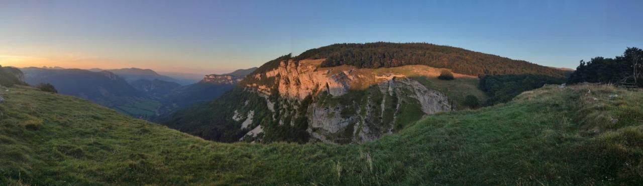 Okami Du Vercors Saint-Laurent-en-Royans エクステリア 写真